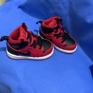 Jordan’s 1s black and red